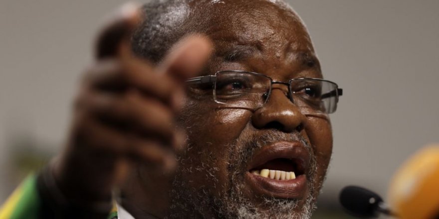 Güney Afrikalı İki Bakan Corona Teşhisiyle Hastanede