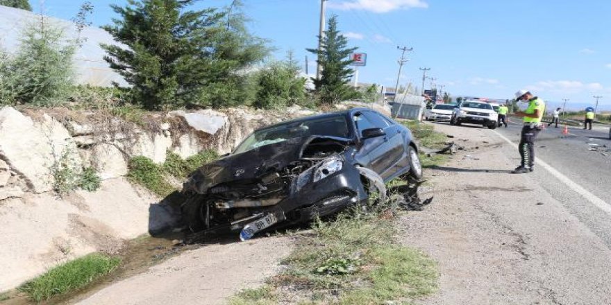Sinop Valisinin bulunduğu kazada 1 ölü 4 yaralı