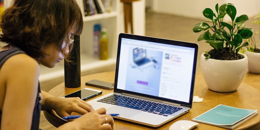 Beyaz Yakalılar Salgın Sürecinde Evden Çalışmaktan Memnun