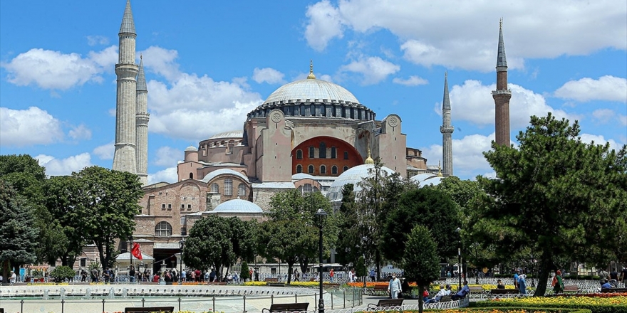 Ayasofya Camisi Yarın Açılacak