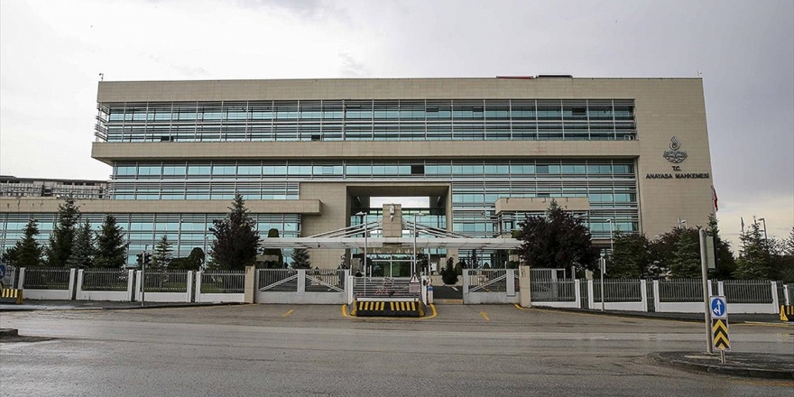 Çoklu Baro Düzenlemesi Ve Bekçiler Kanunu Anayasa Mahkemesi Gündeminde