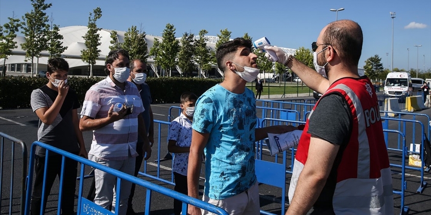 Ayasofya-i Kebir Cami-i Şerifi'nin Açılışına Yetişemeyenler Cuma Namazını Yenikapı'da Kılacak