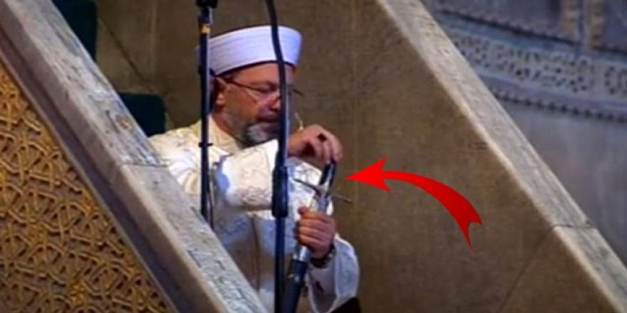 Diyanet İşleri Başkanı Ali Erbaş, hutbeye neden kılıçla çıktığını anlattı