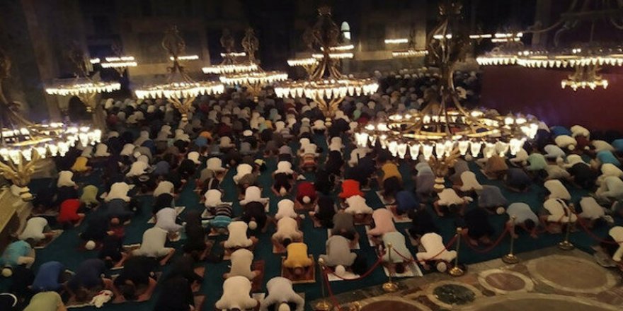 Ayasofya Camii'nde ikinci sabah namazı yoğunluğu