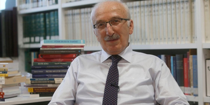 Prof. Dr. Aydın: Vakfiyelerdeki Beddua Kısmı Geleneksel Olarak Eklenen Bir Klişedir