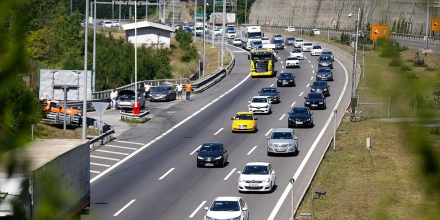 Tatilcilerin Bayram Yolculuğu Başladı