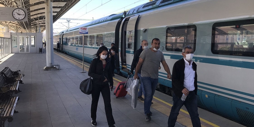 YHT'lerde Kurban Bayramı'na Özel Ek Seferler Düzenlenecek