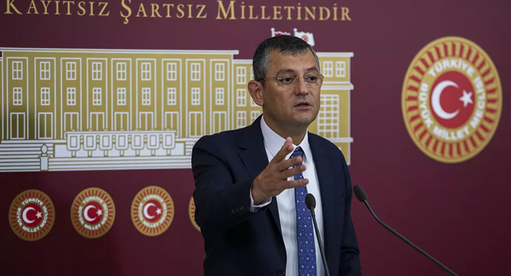 CHP'li Özel'den sosyal medya düzenlemesine tepki: Türkiye'ye bu kötülüğü yapanları Z kuşağına şikayet ediyoruz