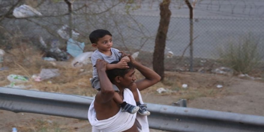 Hacı adayları Müzdelife yolunda