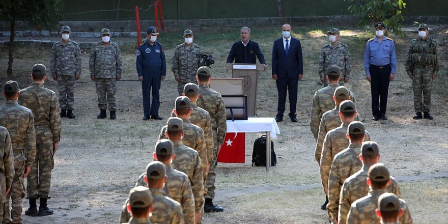 Bakan Akar Ve TSK Komuta Kademesi 'Hudut Kartallarıyla' Bayramlaştı