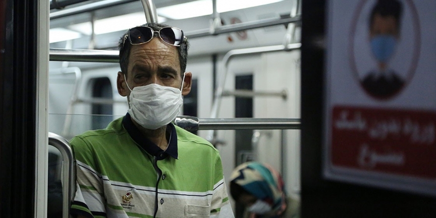 İran'da Kovid-19 Nedeniyle Son 24 Saatte 215 Kişi Hayatını Kaybetti