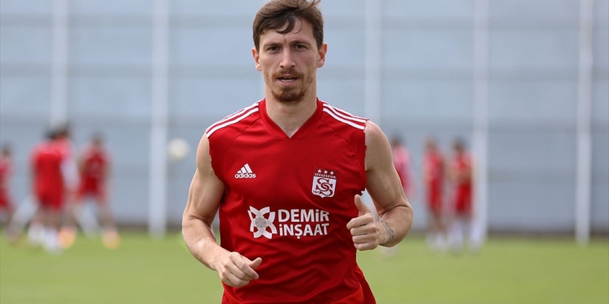 Mert Hakan Yandaş Fenerbahçe'de