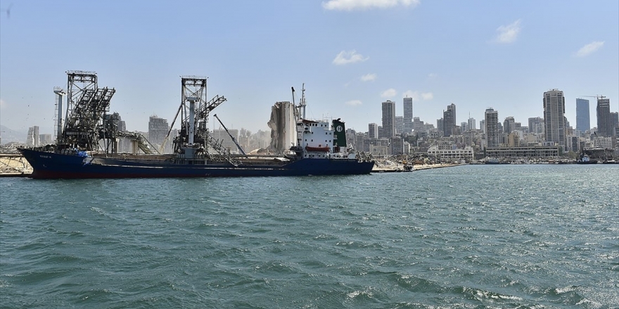 Beyrut Limanı'nda 2 Vinç Yeniden Faaliyete Girdi