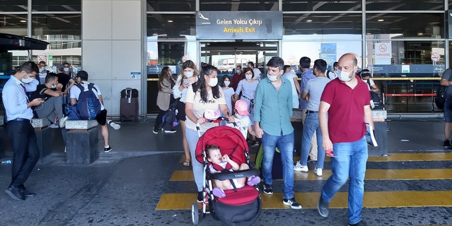 Bakan Karaismailoğlu: Kurban Bayramı'nda Hava Yoluyla 1 Milyon 202 Bin 174 Yolcu Taşındı
