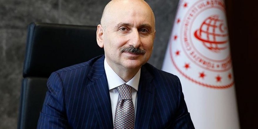 Bakan Karaismailoğlu, bayramdaki yolcu ve araç rakamlarını açıkladı