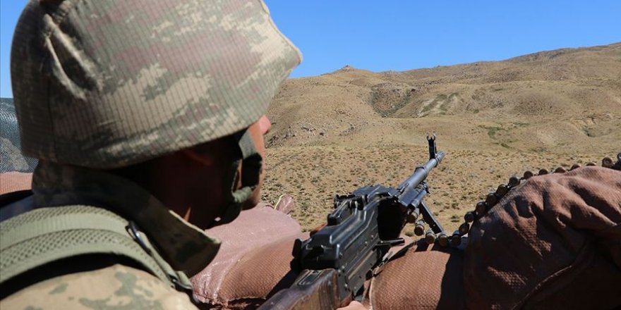 Mardin'in Derik ilçesi kırsalında 2 terörist etkisiz hale getirildi