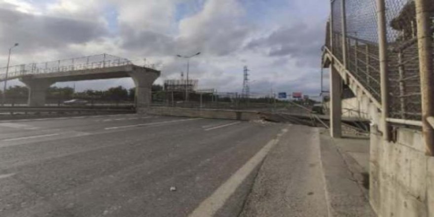 Eyüpsultan'da üst geçit çöktü!