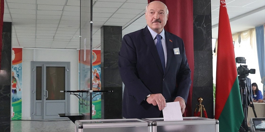 Belarus Cumhurbaşkanı Lukaşenko Yüzde 80,23 Oyla Yeniden Seçildi