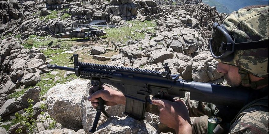 MSB: Zeytin Dalı bölgesinde 19, Barış Pınarı bölgesinde de 2 PKK/YPG'li terörist yakalandı