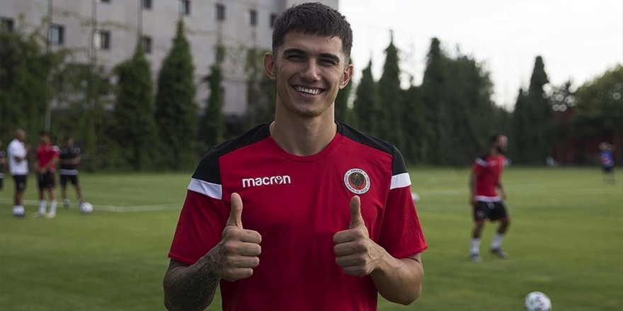 Transferin Gözdesi Berat'ın Hayali Avrupa