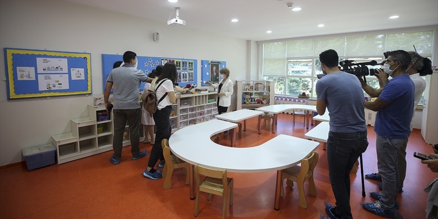 TSE 'Okulum Temiz' Belgelerini Vermeye Başladı