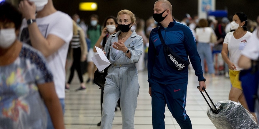 Antalya'ya İki Günde Yaklaşık 40 Bin Rus Turist Geldi