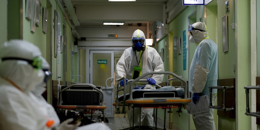 Rusya'da Kovid-19 Vaka Sayısı 907 Bini Geçti