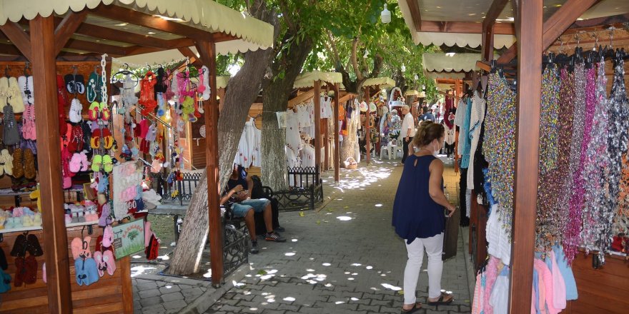 PANDEMİNİN EL EMEKLERİ HANIMELİ SOKAĞINDA HAYAT BULDU