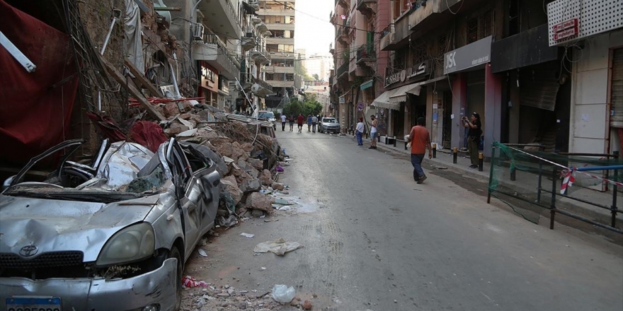Lübnanlılar Korkunç Patlamanın Yaralarını Sarmaya Devam Ediyor