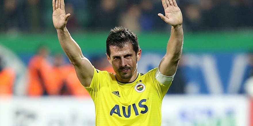 Türk Futbolundan Emre Belözoğlu Geçti