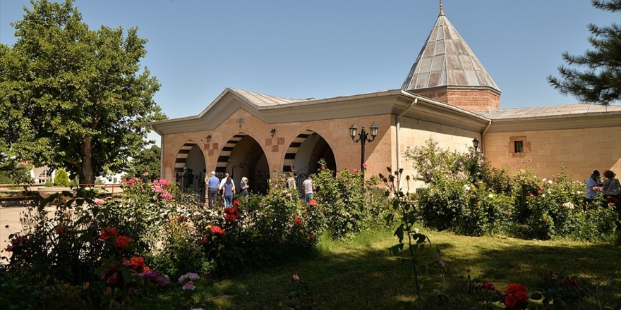 Hacı Bektaş Veli Vefatının 749. Yılında Anılıyor