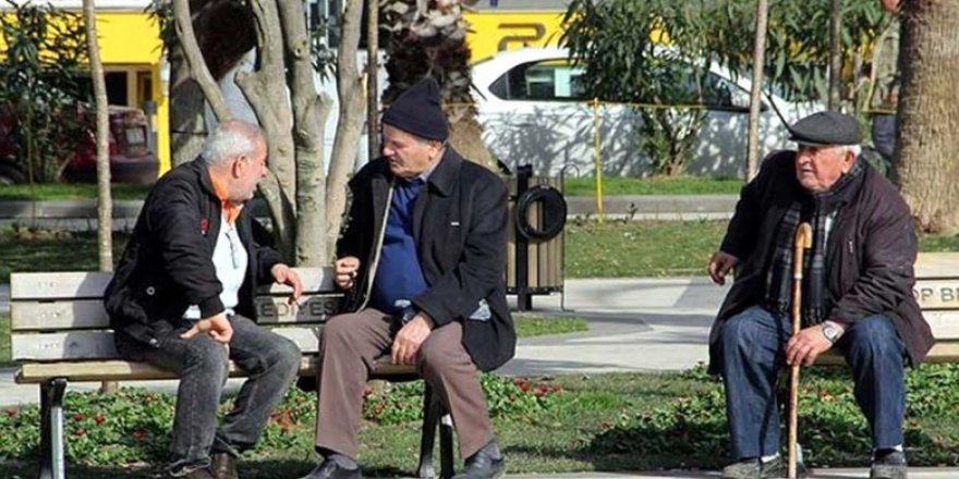 Bazı illerde 65 yaş üstü vatandaşların sokağa çıkmasına saat kısıtlaması getirildi
