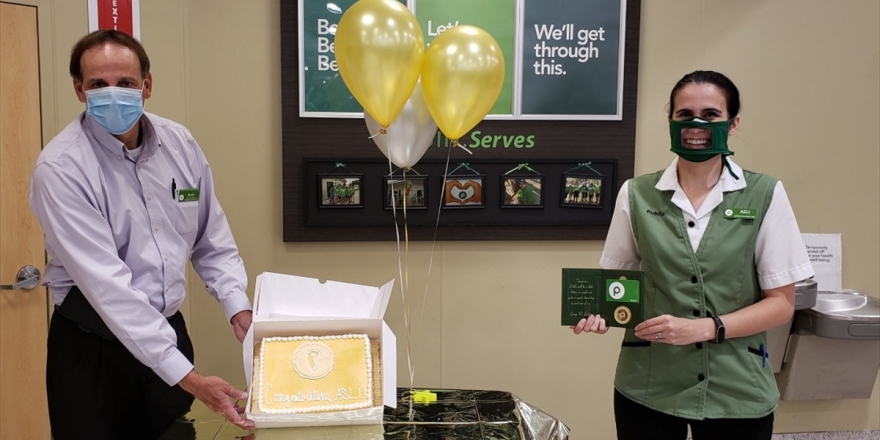 ABD'de Yaşayan Türk Kasiyere 'Şeffaf Maske' Duyarlılığı İçin Altın Madalya