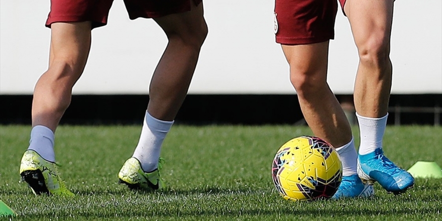 Galatasaray'da İki Oyuncunun Pozitif Çıkan Kovid-19 Testleri Negatife Döndü