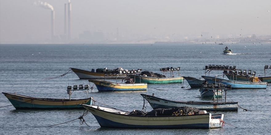İsrail Gazzeli Balıkçıların Avlanmasını Yasakladı
