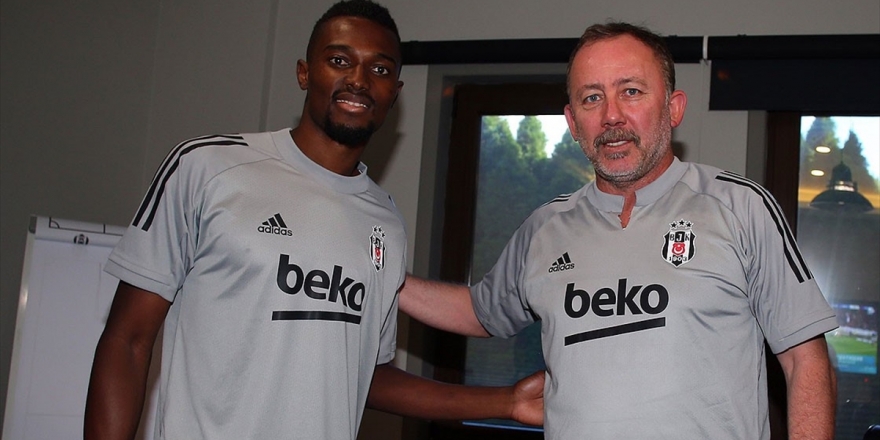Beşiktaş Bernard Mensah'ı Kadrosuna Kattı