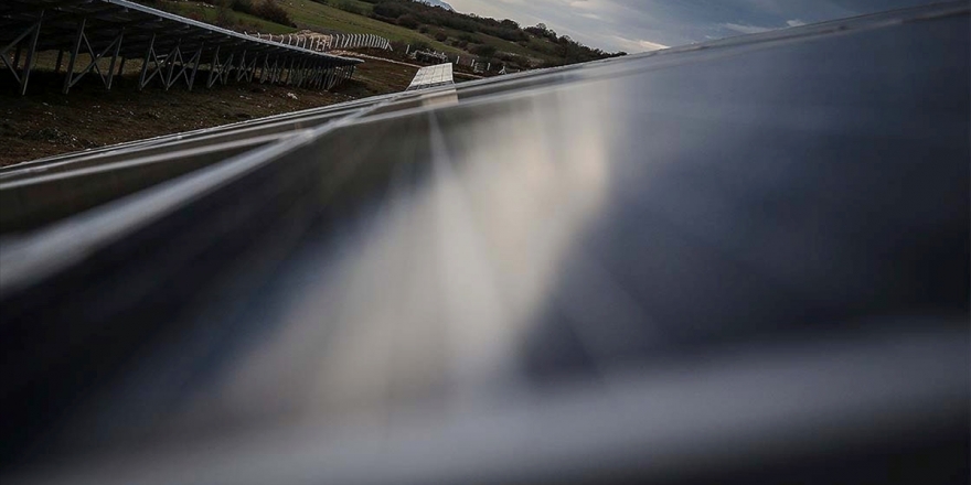 'Made İn Türkiye' Damgalı Güneş Panelleri Üretim Bandından İniyor