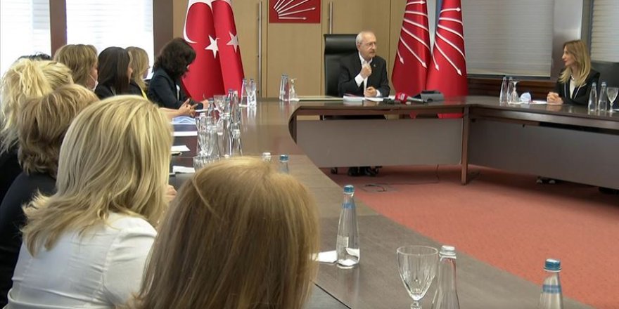 Kılıçdaroğlu partisinin Kadın Kolları üyelerini kabul etti