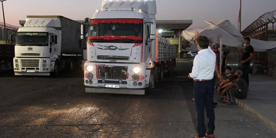 Irak'a yük taşıyan tır ve kamyonların sürücülü geçişi yeniden başladı