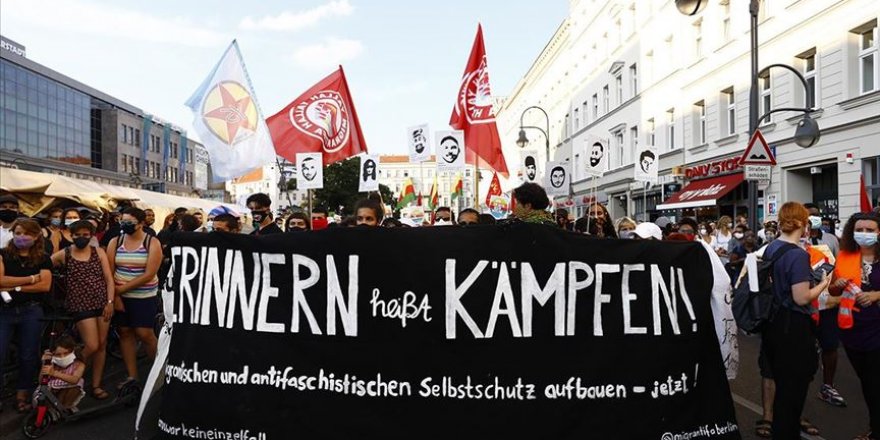 Almanya'nın Hanau kentinde ırkçı terör saldırısında ölenler anıldı