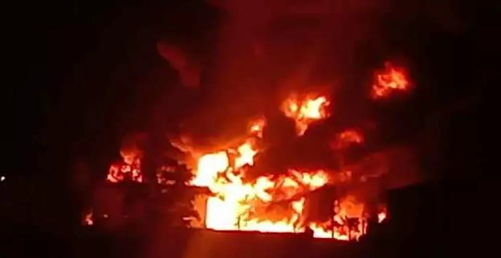 Hindistan’da kimya fabrikasında dev yangın