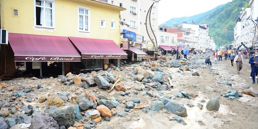 Bakan Pakdemirli: Giresun'daki Selde Ağustos Ayı Ortalamasının 1,5 Misli Bir Günde Yağdı