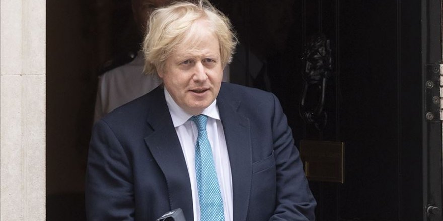 İngiltere Başbakanı Johnson ailelerden 'çocuklarını okula göndermelerini' istedi