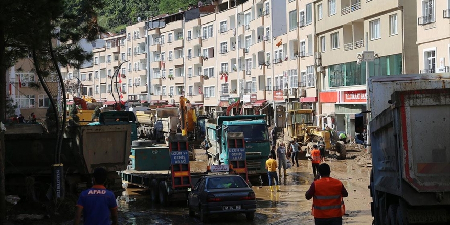 Giresun'daki Selin Ardından Enkaz Kaldırma Çalışmaları Sürdürülüyor