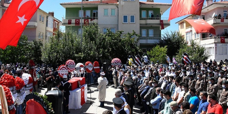 Giresun'daki Selde Şehit Olan Jandarma Uzman Çavuş Burak Tok Son Yolculuğuna Uğurlandı