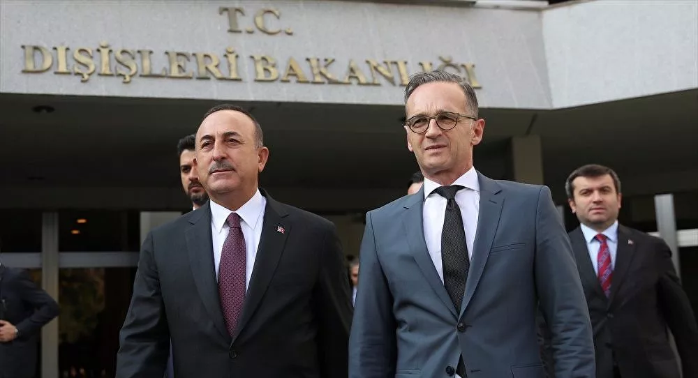 Dışişleri Bakanı Mevlüt Çavuşoğlu'ndan Yunanistan'a: Bazı ülkelerin dolduruşuna gelerek kendinizi riske atmayın