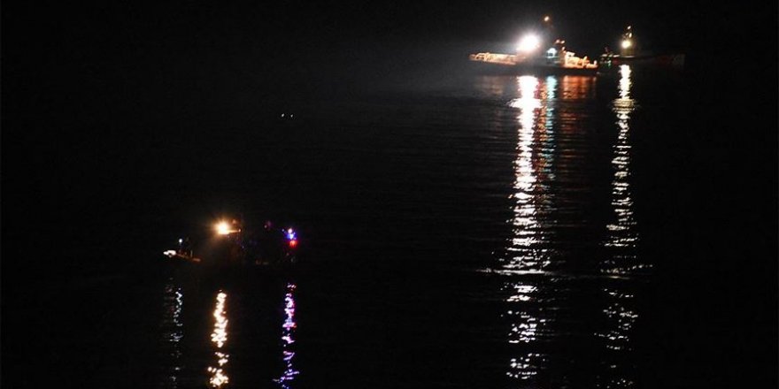 Yunanistan'ın Herke Adası açıklarında düzensiz göçmenleri taşıyan bot battı