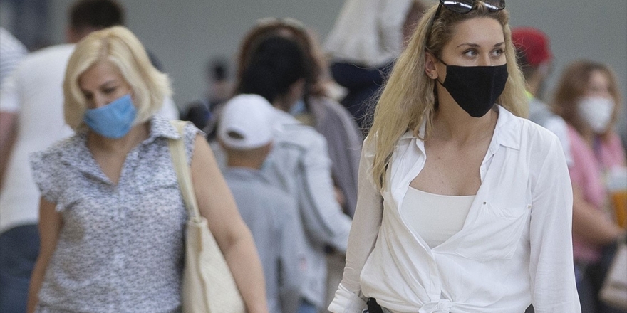 'Turizmin Başkenti' Antalya'ya 3 Günde 100 Bin Turist Geldi