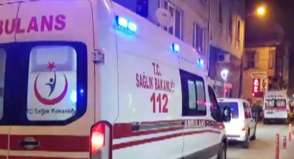 17 yaşındaki kız kardeşini 'bacak bacak üstüne atıp mesajlaştığı için' öldürdü