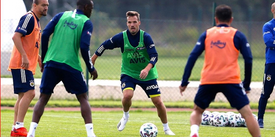 Fenerbahçe'de Yeni Sezon Mesaisi Sürüyor